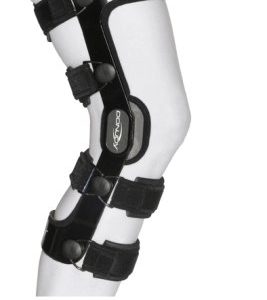 Knieorthese DONJOY 4Titude ACL Standard, schwarz